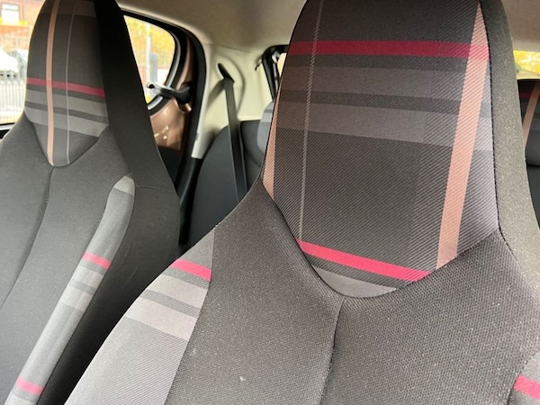 Used Peugeot 108 2014 for sale - 76333880: Photo 11