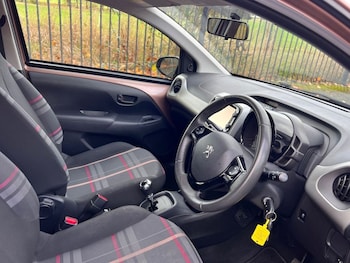 Used Peugeot 108 2014 for sale - 76333880: Photo 2