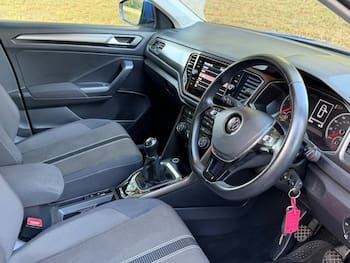 Used Volkswagen T-Roc 2018 for sale - 79628687: Photo