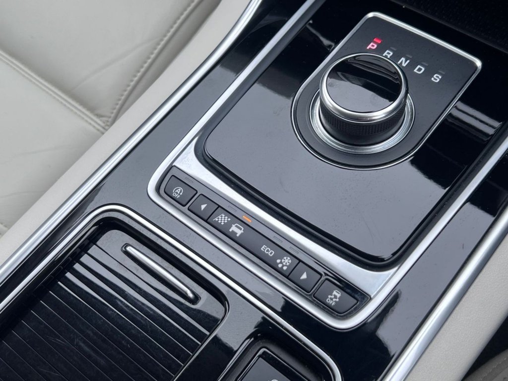 Used Jaguar XE 2017 for sale - 77642822: Photo 22