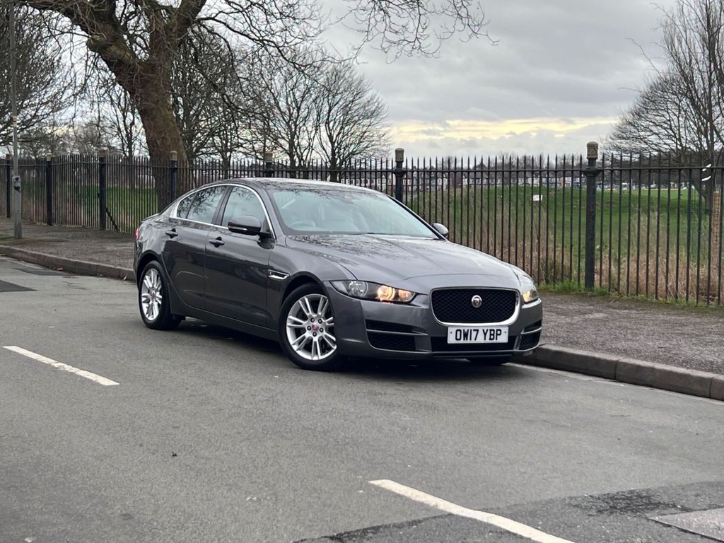 Used Jaguar XE 2017 for sale - 77642822: Photo 4