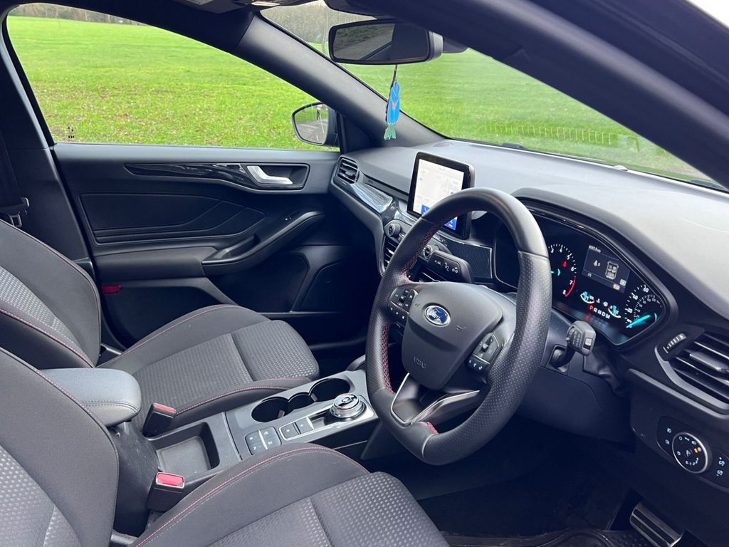 Used Ford Focus 2021 for sale - 76973686: Photo 2