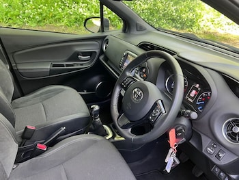 Used Toyota Yaris 2018 for sale - 78768644: Photo