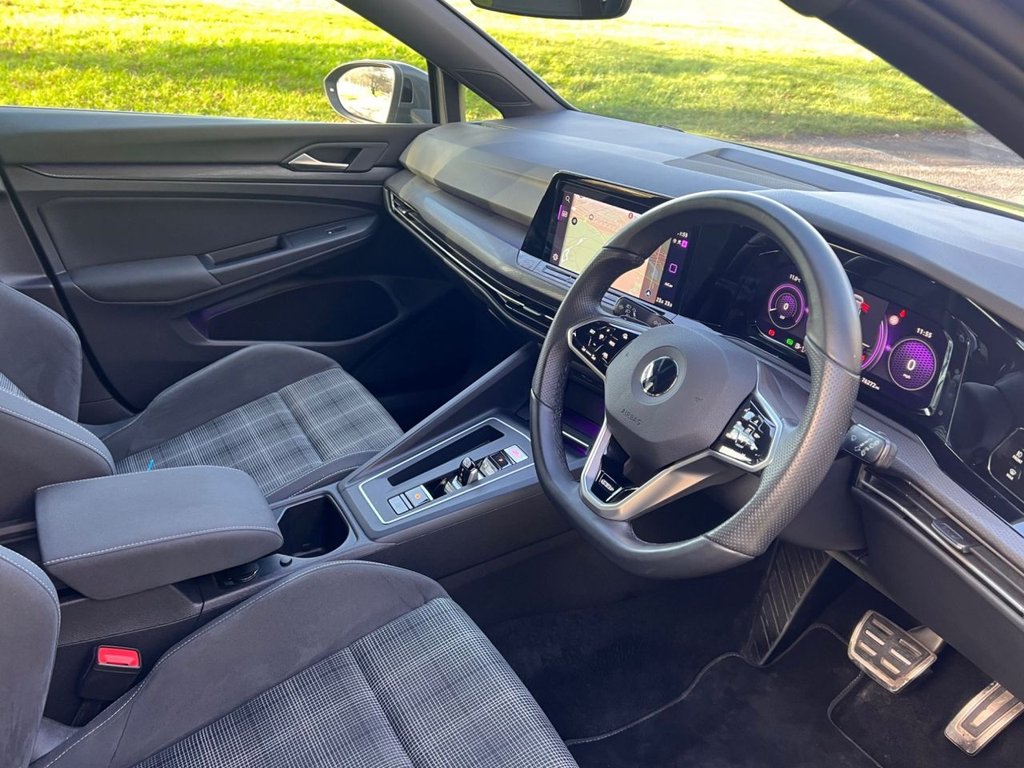 Used Volkswagen Golf 2020 for sale - 76901074: Photo 2