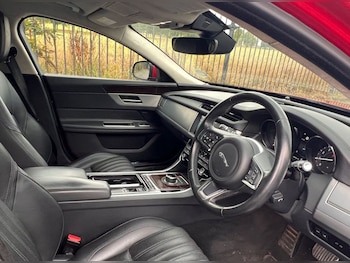 Used Jaguar XF 2019 for sale - 75542801: Photo