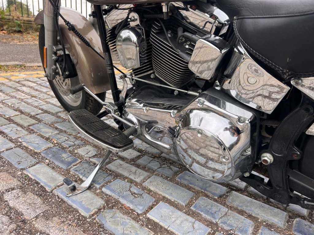 Used Harley-Davidson FLST 2004 for sale - 78702443: Photo 10