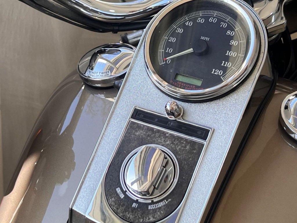 Used Harley-Davidson FLST 2004 for sale - 78702443: Photo 18