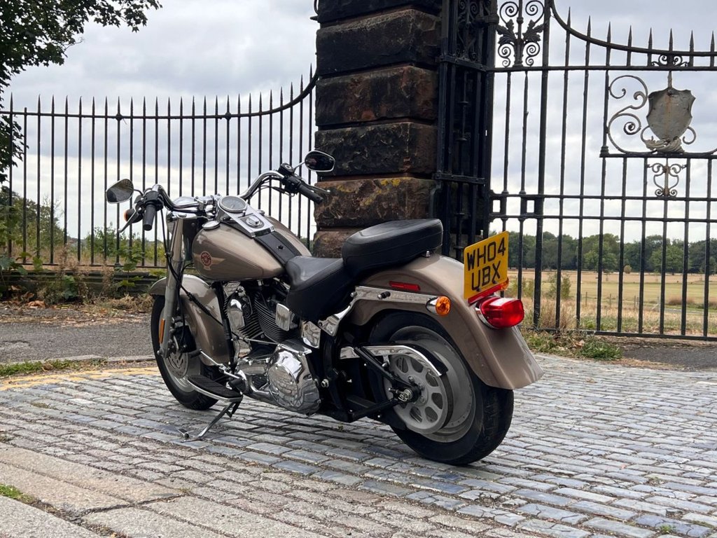 Used Harley-Davidson FLST 2004 for sale - 78702443: Photo 2