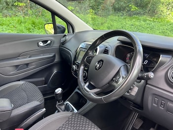 Used Renault Captur 2017 for sale - 78271616: Photo