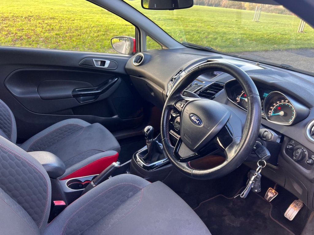 Used Ford Fiesta 2016 for sale - 76797660: Photo 2