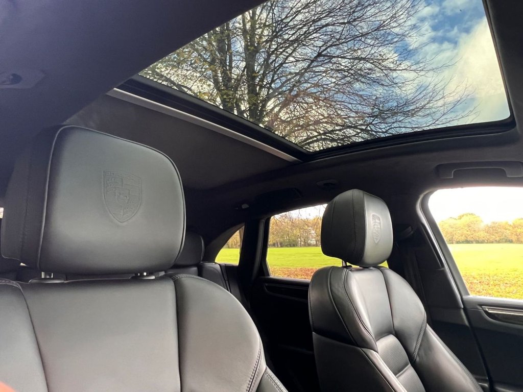 Used Porsche Macan 2021 for sale - 76367799: Photo 12