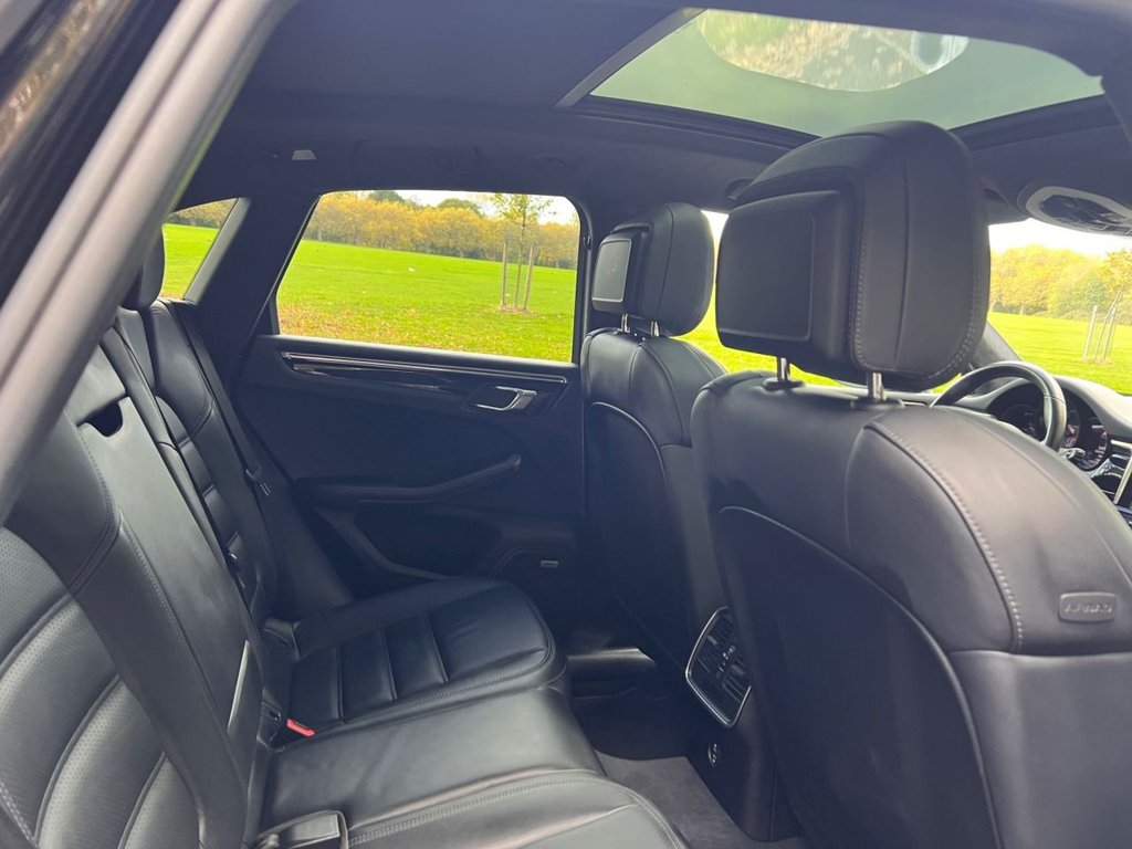 Used Porsche Macan 2021 for sale - 76367799: Photo 15