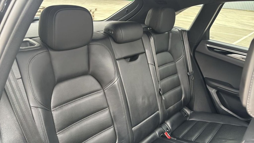 Used Porsche Macan 2021 for sale - 76367799: Photo 16