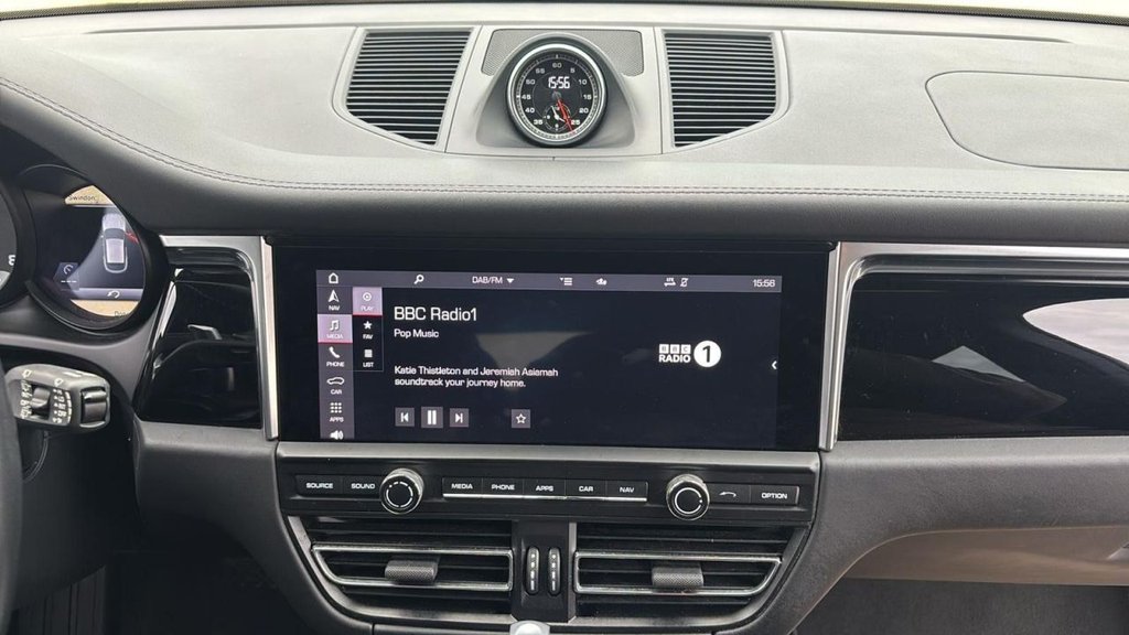 Used Porsche Macan 2021 for sale - 76367799: Photo 22