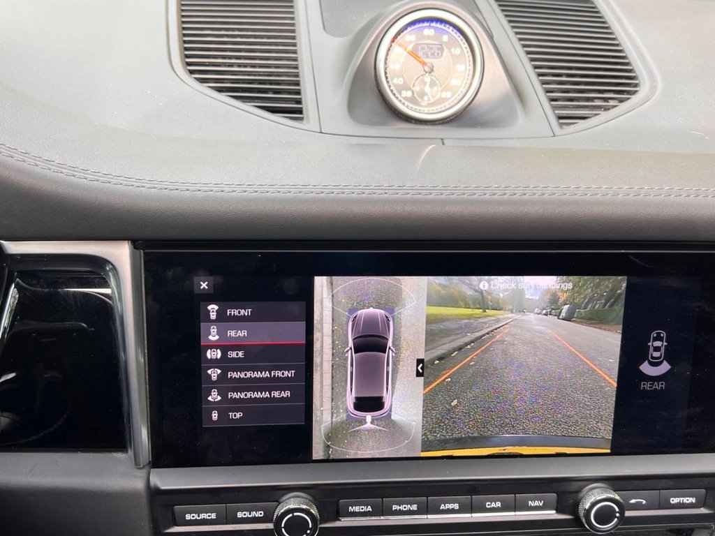 Used Porsche Macan 2021 for sale - 76367799: Photo 26