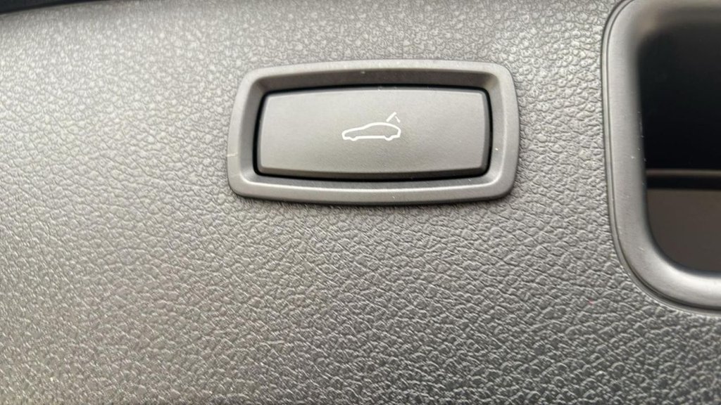 Used Porsche Macan 2021 for sale - 76367799: Photo 32