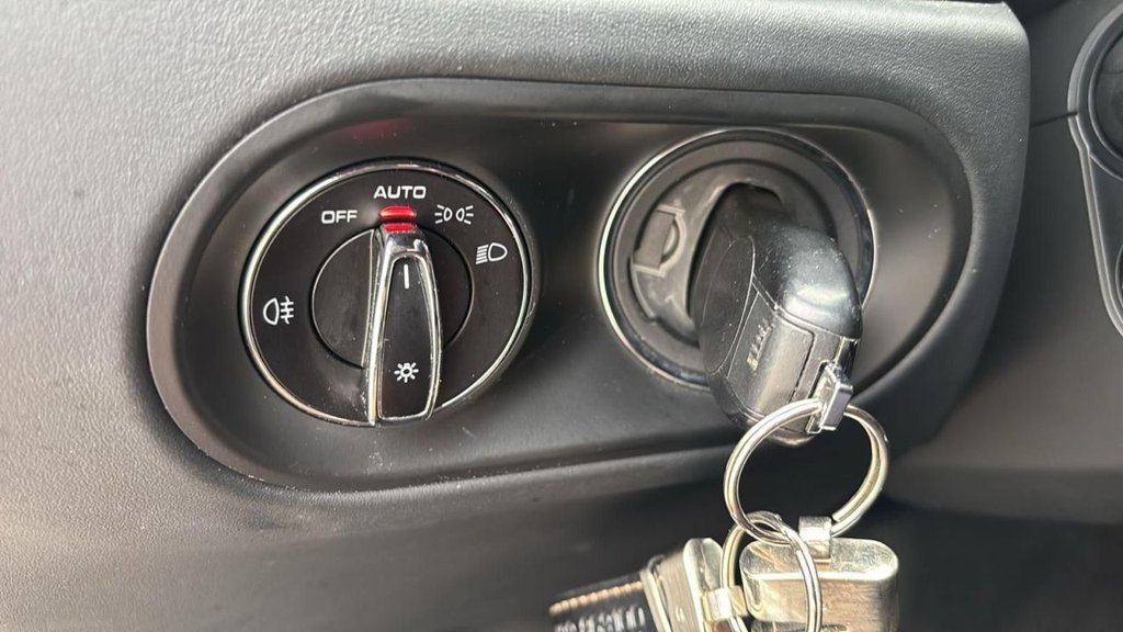 Used Porsche Macan 2021 for sale - 76367799: Photo 34