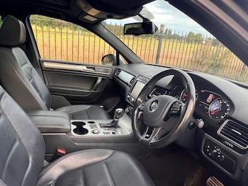 Used Volkswagen Touareg 2016 for sale - 75585730: Photo
