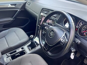 Used Volkswagen Golf 2019 for sale - 78330276: Photo