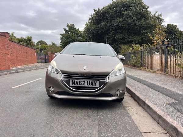Used Peugeot 208 2012 for sale - 76105407: Photo 10