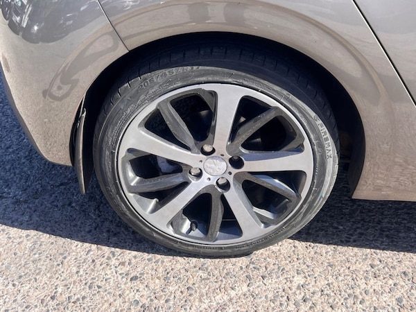 Used Peugeot 208 2012 for sale - 76105407: Photo 18