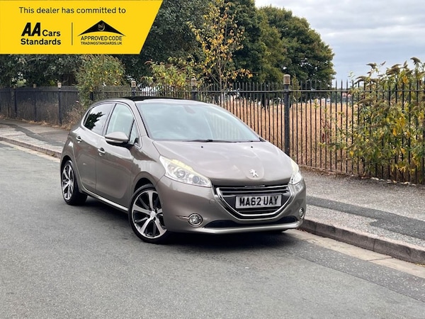 Used Peugeot 208 2012 for sale - 76105407: Photo 1