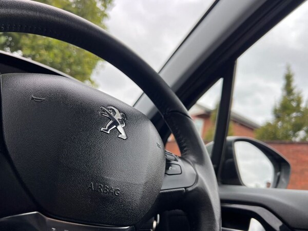 Used Peugeot 208 2012 for sale - 76105407: Photo 27