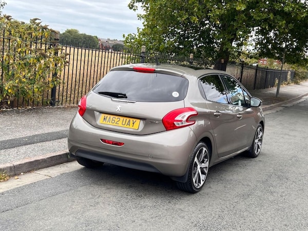Used Peugeot 208 2012 for sale - 76105407: Photo 6