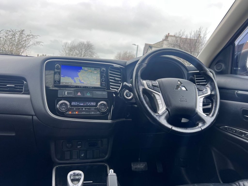 Used Mitsubishi Outlander 2015 for sale - 77369001: Photo 26