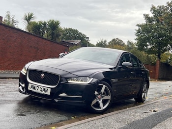 Used Jaguar XE 2017 for sale - 76162664: Photo 3