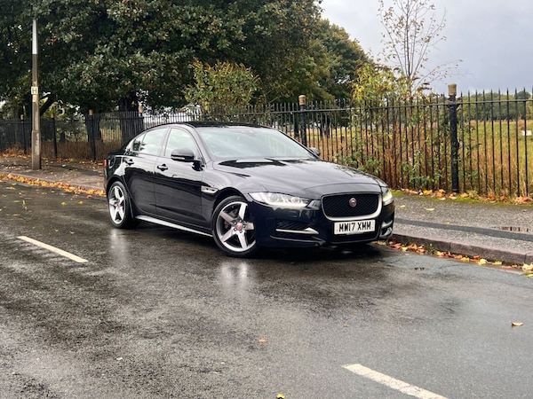Used Jaguar XE 2017 for sale - 76162664: Photo 4