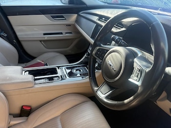 Used Jaguar XF 2017 for sale - 77936176: Photo