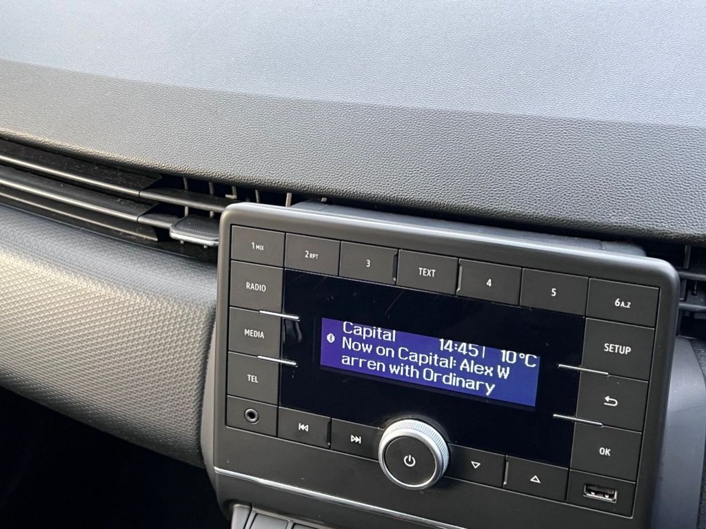 Used Renault Clio 2020 for sale - 76867334: Photo 15