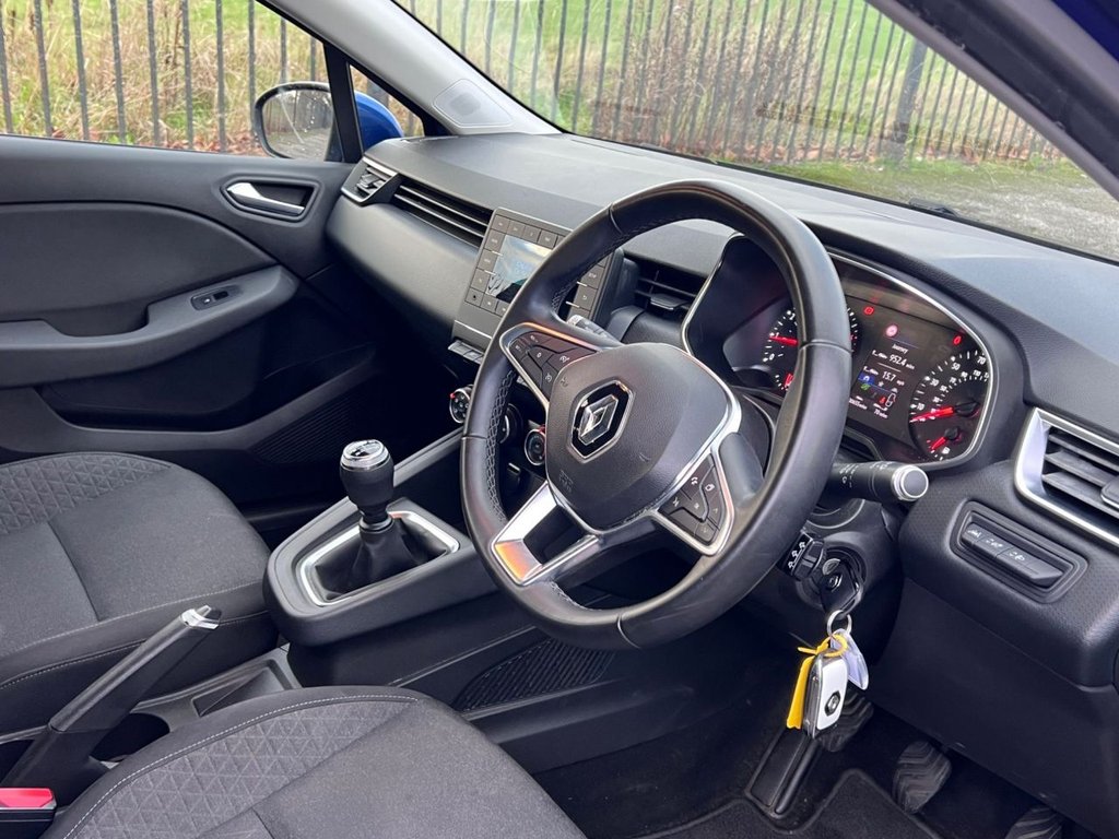 Used Renault Clio 2020 for sale - 76867334: Photo 2