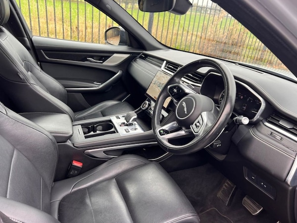 Used Jaguar F-Pace 2022 for sale - 76312910: Photo 2
