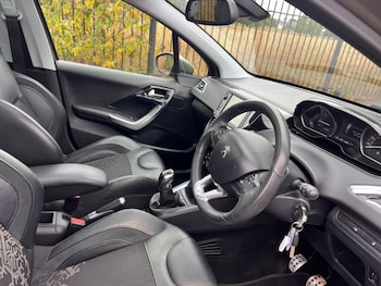 Used Peugeot 208 2012 for sale - 75642819: Photo