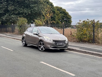 Used Peugeot 208 2012 for sale - 75642819: Photo