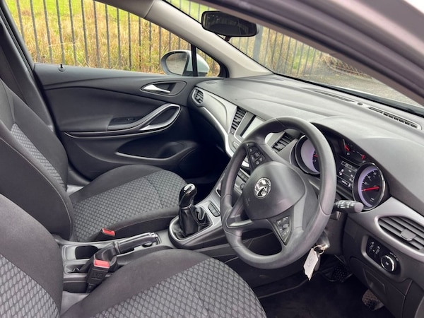 Used Vauxhall Astra 2016 for sale - 76185729: Photo 2