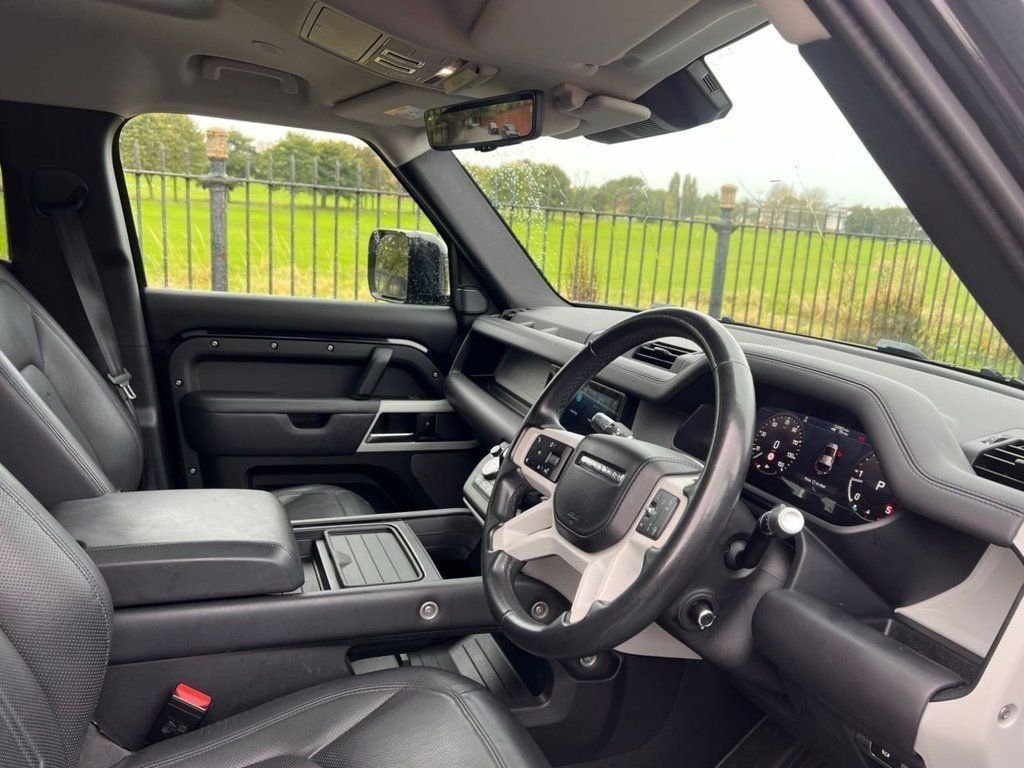 Used Land Rover Defender 2020 for sale - 77096736: Photo 2