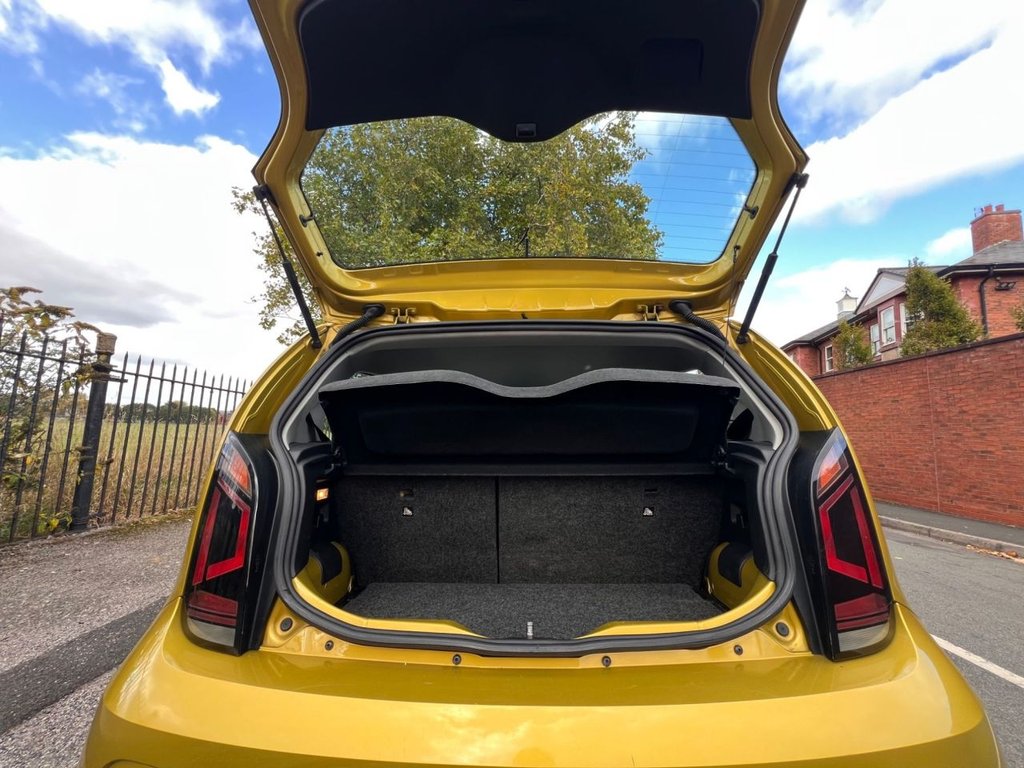 Used Volkswagen up! 2017 for sale - 76118937: Photo 14