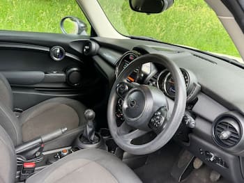 Used MINI Hatch 2019 for sale - 79628847: Photo