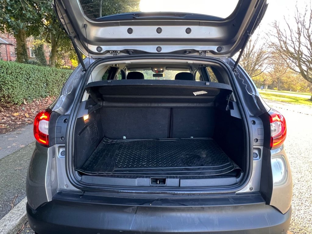 Used Renault Captur 2018 for sale - 76642100: Photo 12