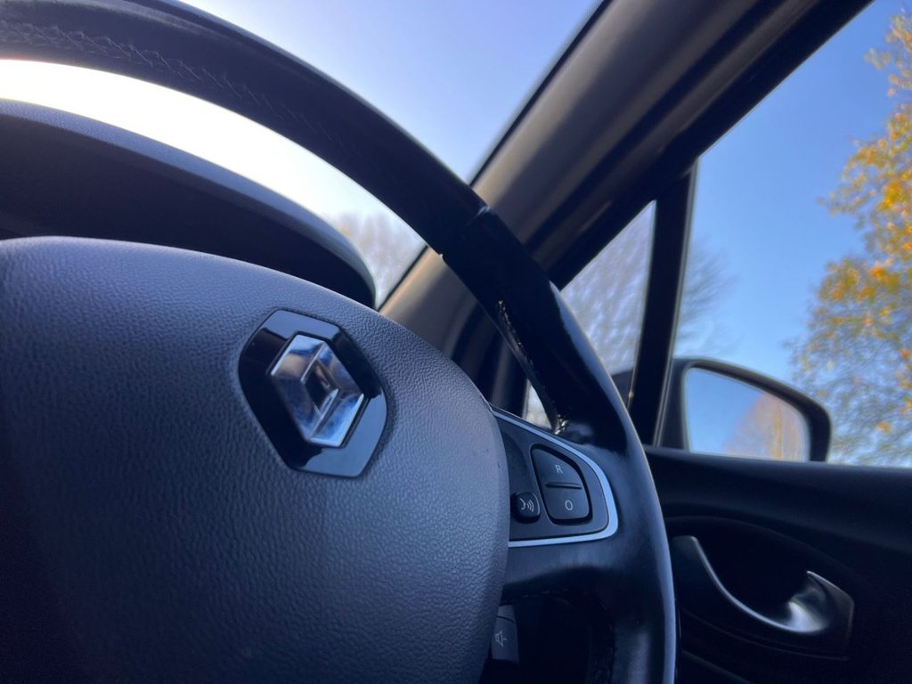 Used Renault Captur 2018 for sale - 76642100: Photo 23