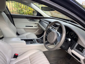 Used Jaguar XF 2019 for sale - 75585729: Photo