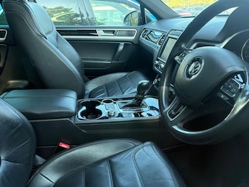 Used Volkswagen Touareg 2017 for sale - 78400988: Photo