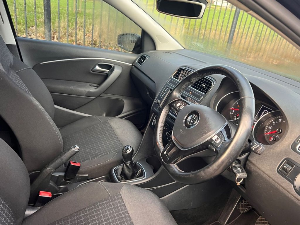 Used Volkswagen Polo 2017 for sale - 76686577: Photo 2