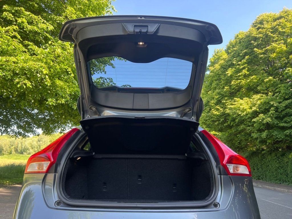 Used Volvo V40 2017 for sale - 78153502: Photo 13