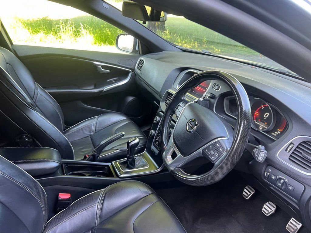 Used Volvo V40 2017 for sale - 78153502: Photo 2