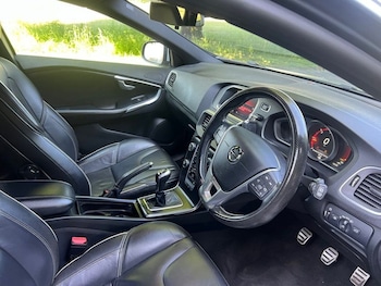 Used Volvo V40 2017 for sale - 78153502: Photo