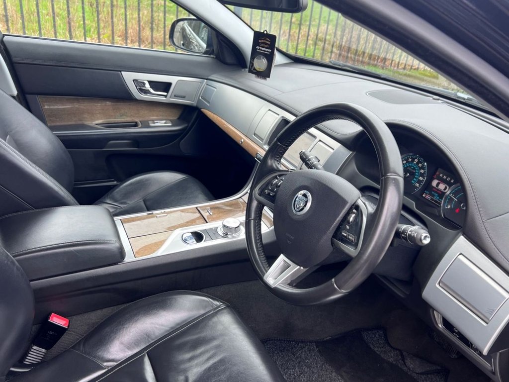 Used Jaguar XF 2013 for sale - 77642600: Photo 2